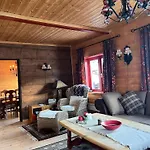 Traditional - Free Parking, Sauna & View