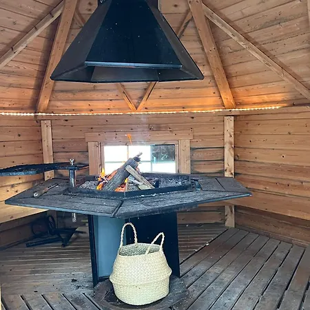 Traditional - Free Parking, Sauna & View